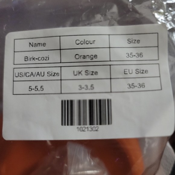 NWT (opened in original packaging) Orange cozi slides Sandals size 5-5.5 - Picture 3 of 4